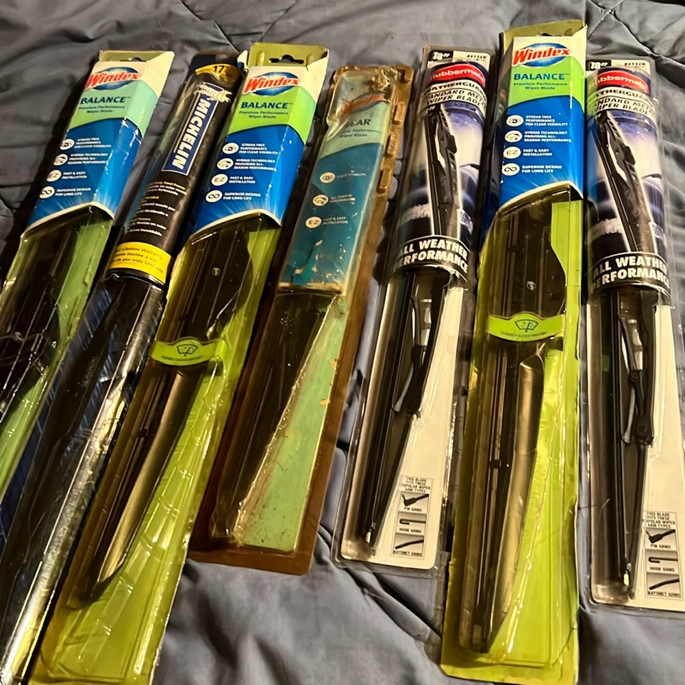 SIX PACKAGES OF NEW WINDSHIELD WIPERS !